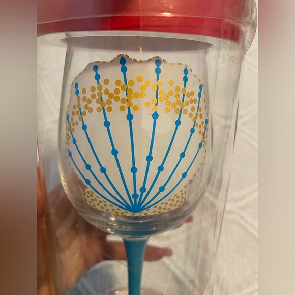 Seashell Wine Glass - Picture 3 of 3